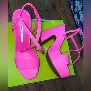 Gianni Bini chunky pink platform heels new in box never worn size 9